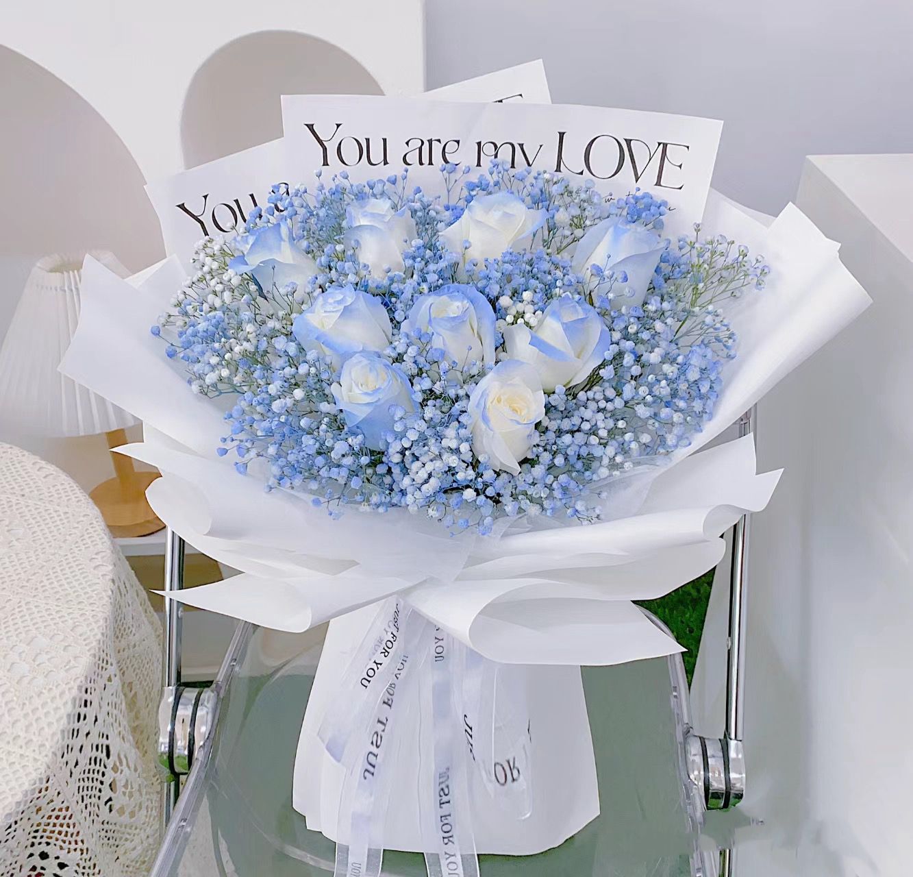 Frosty Sapphire Rose Bouquet – J&J Blooming Studio