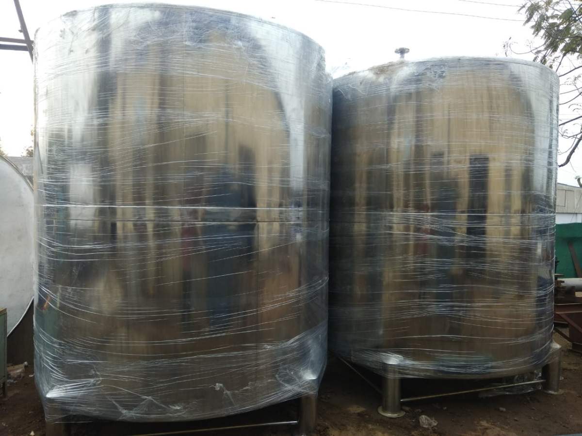 S.S. STORAGE TANK - 12 KL