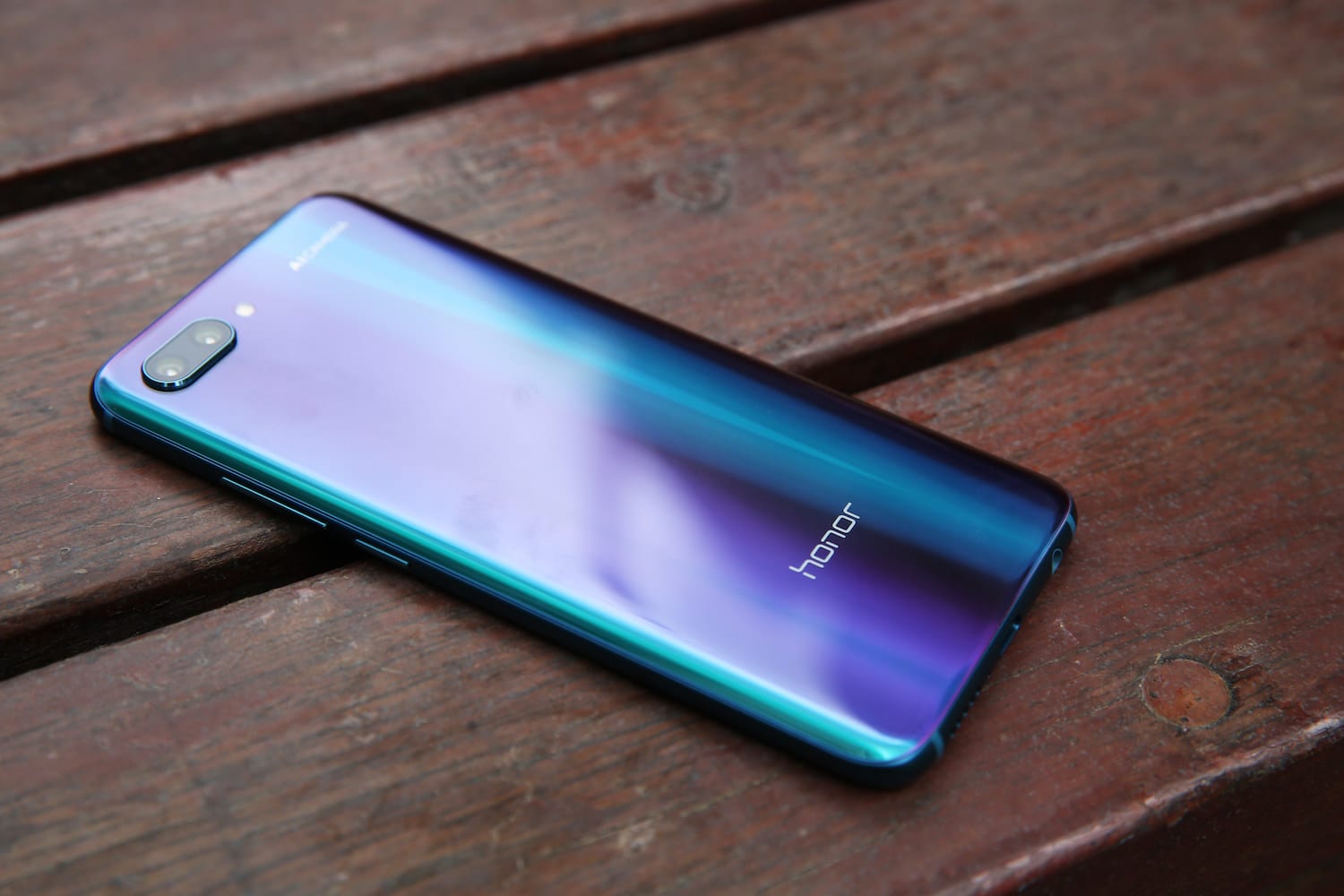 Honor 10 Review: A strong mid-range contender that very nearly