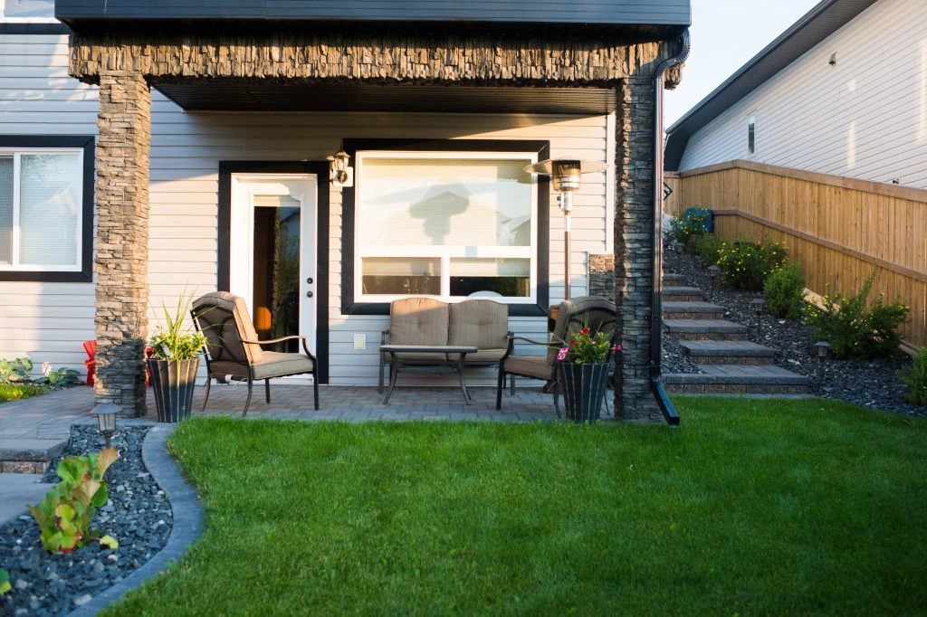 Residential landscape installation