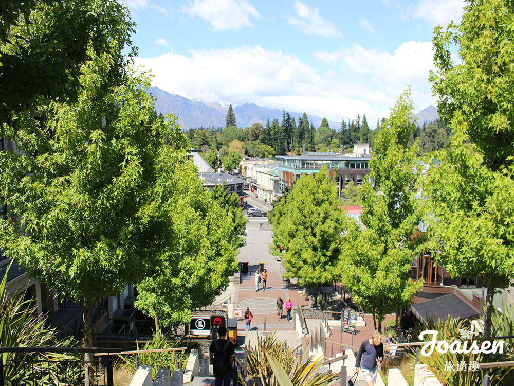 ▲ 去Skyline路上往回看Queenstown