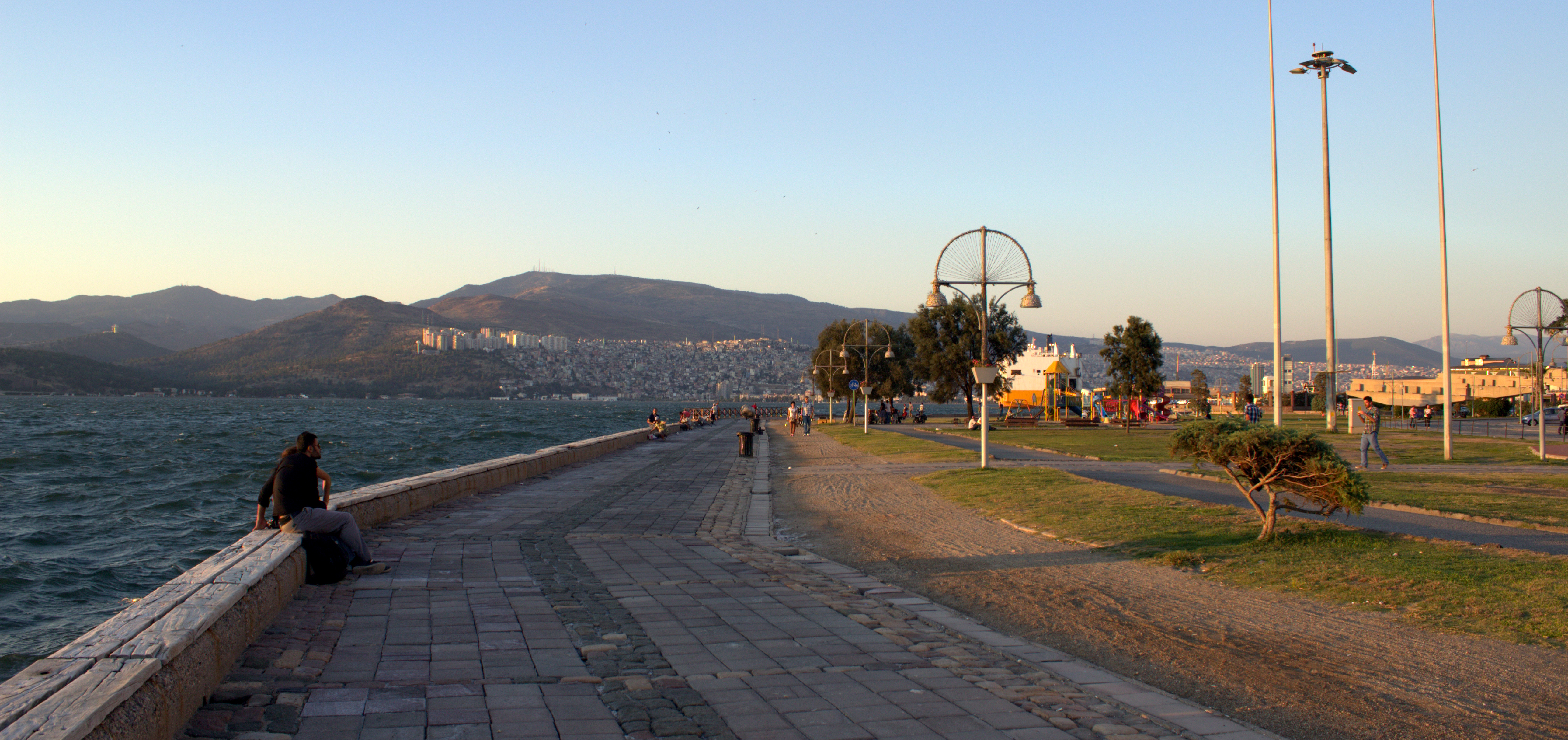 A waterside sidewalk by Alsancak, İzmir, Turkey.