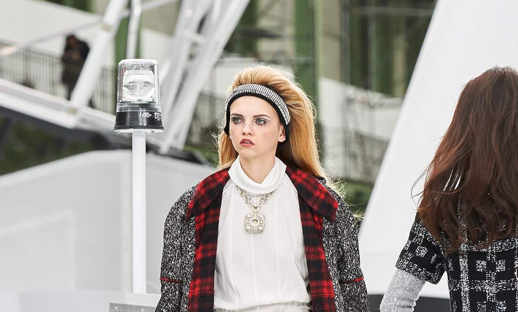 Ripado com diadema chanel.com.