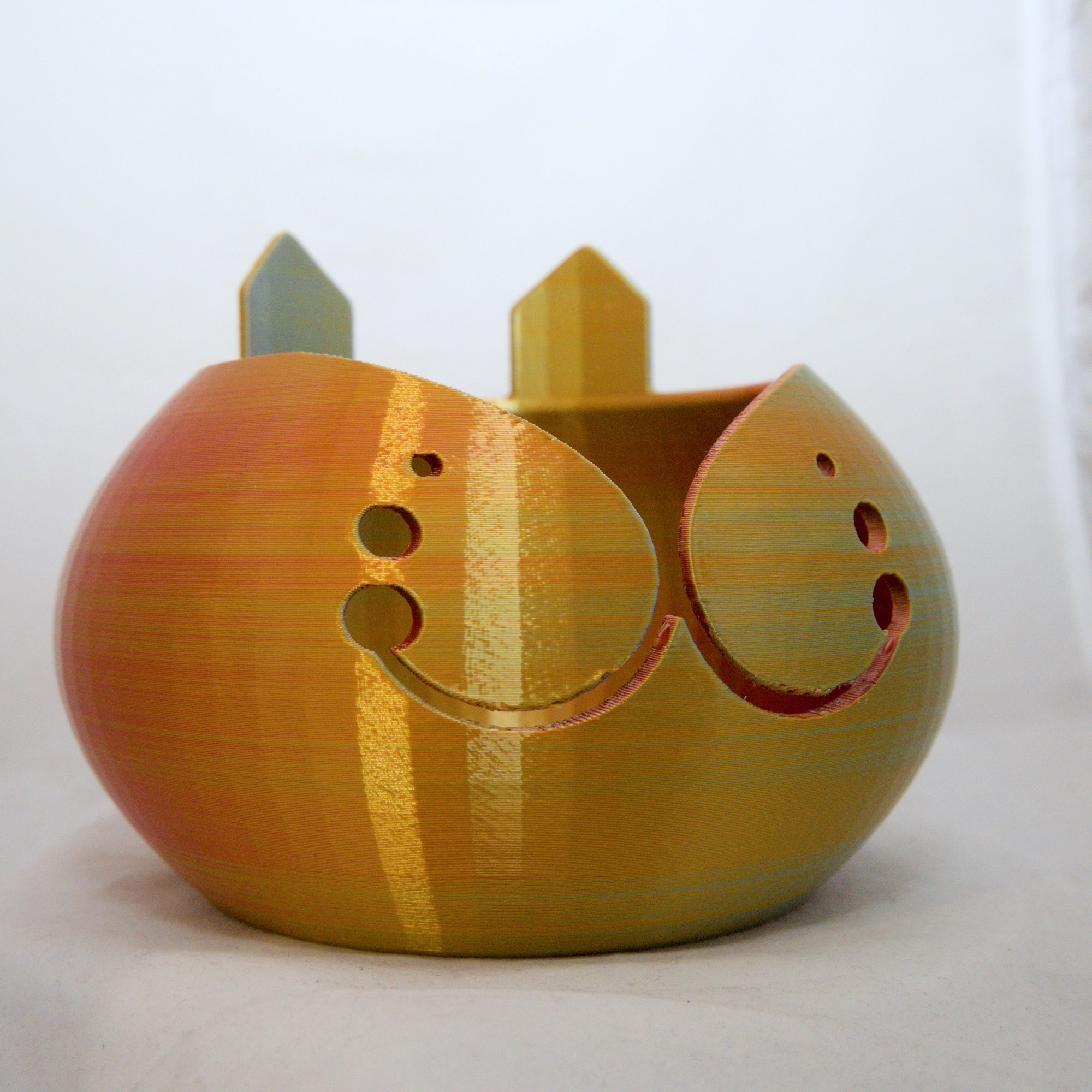 3D printed cat bowl with two yarn guides