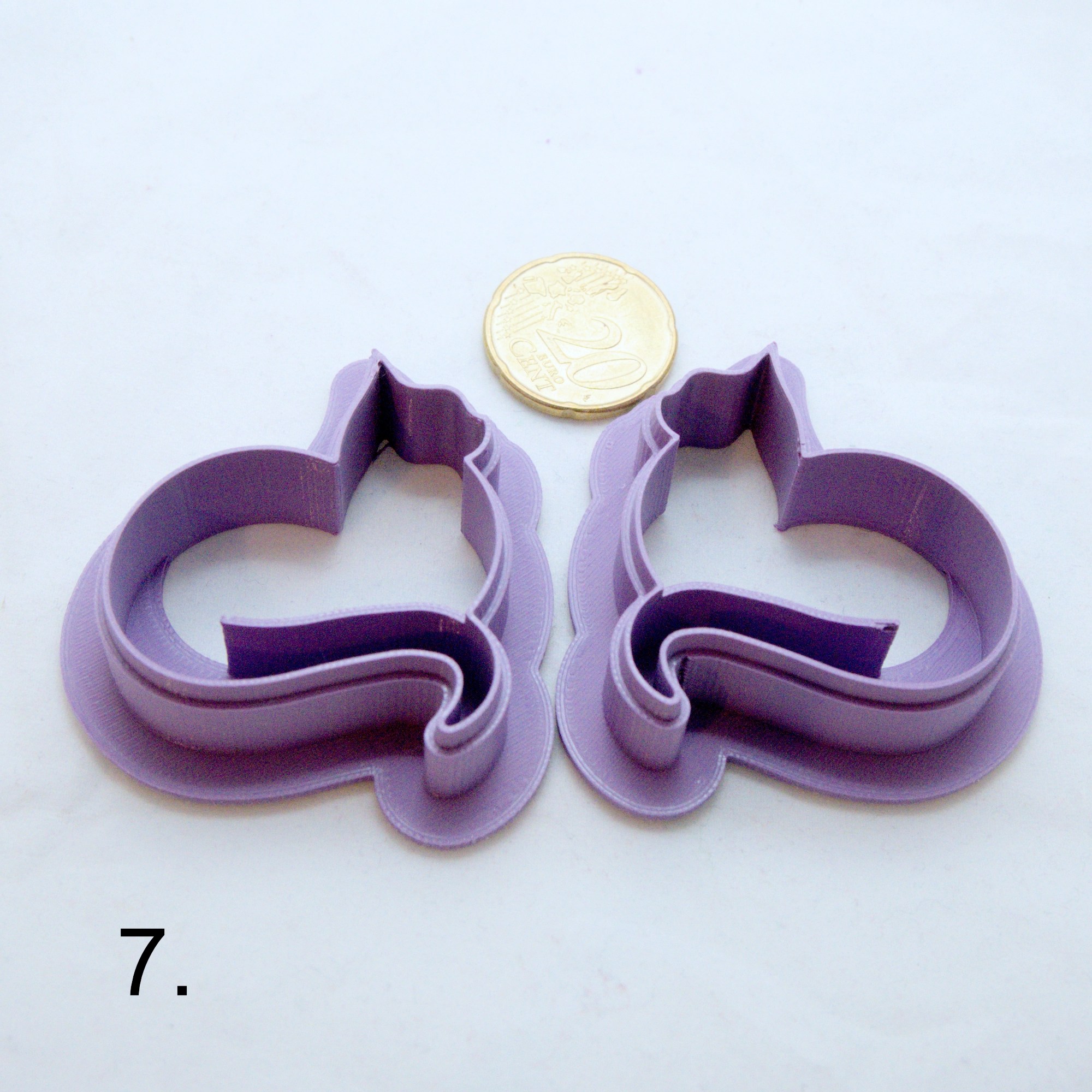 Sydämellinen kissa korvakoruleikkurisetti