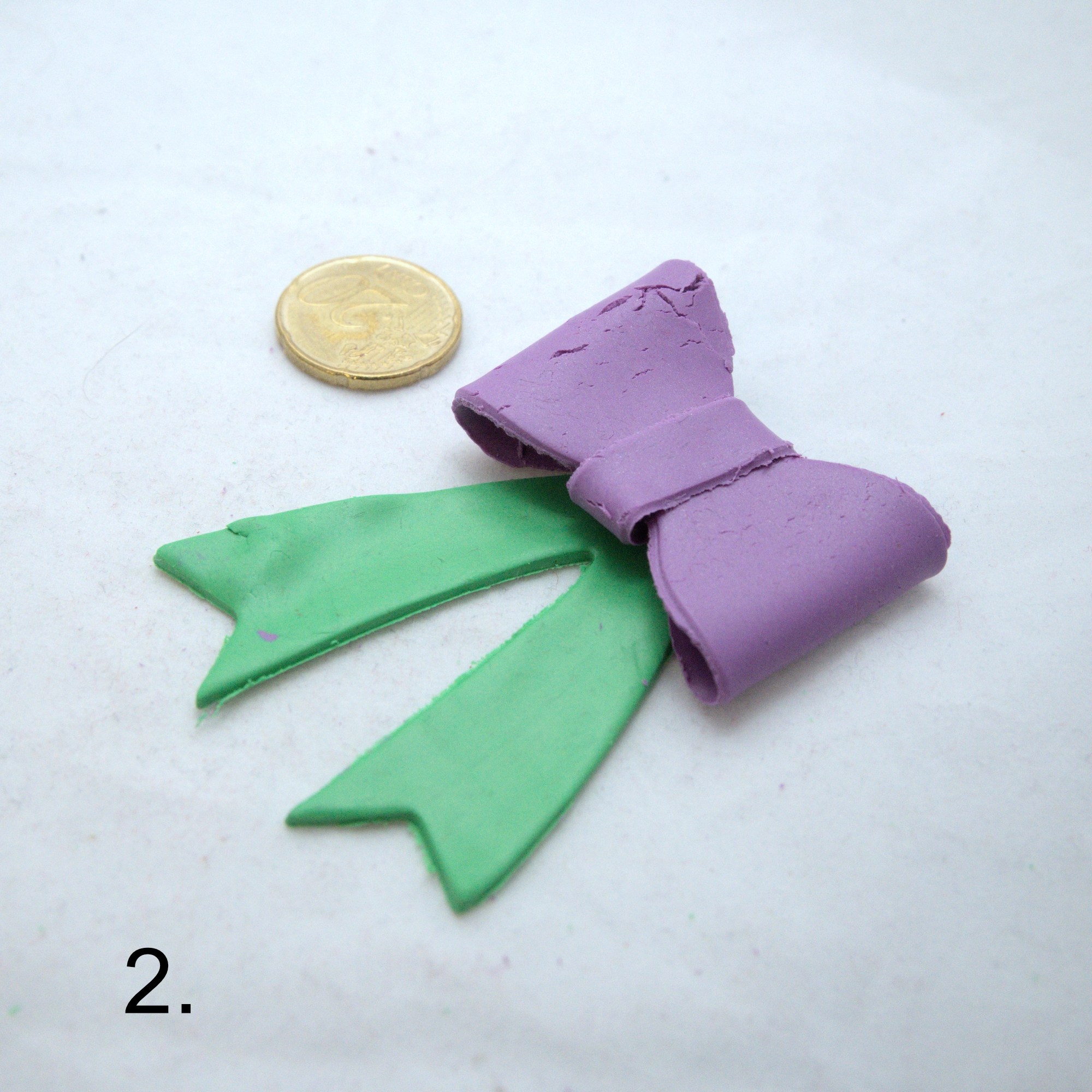 3-dimensional bow tie, long ribbon, large