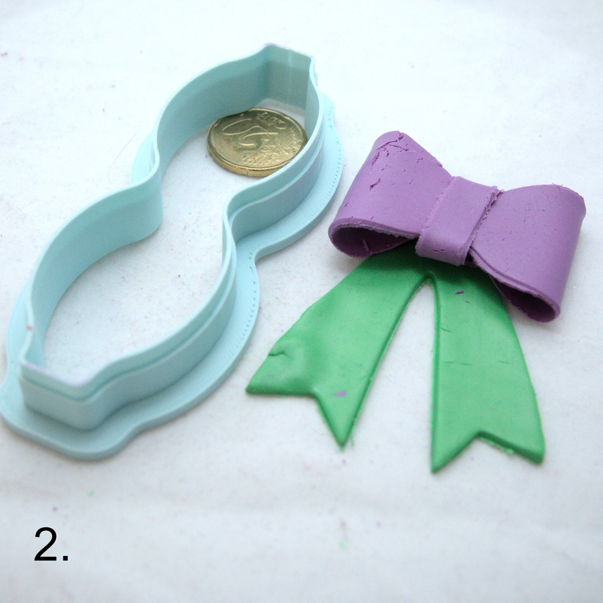 3-dimensional bow tie, long ribbon, large