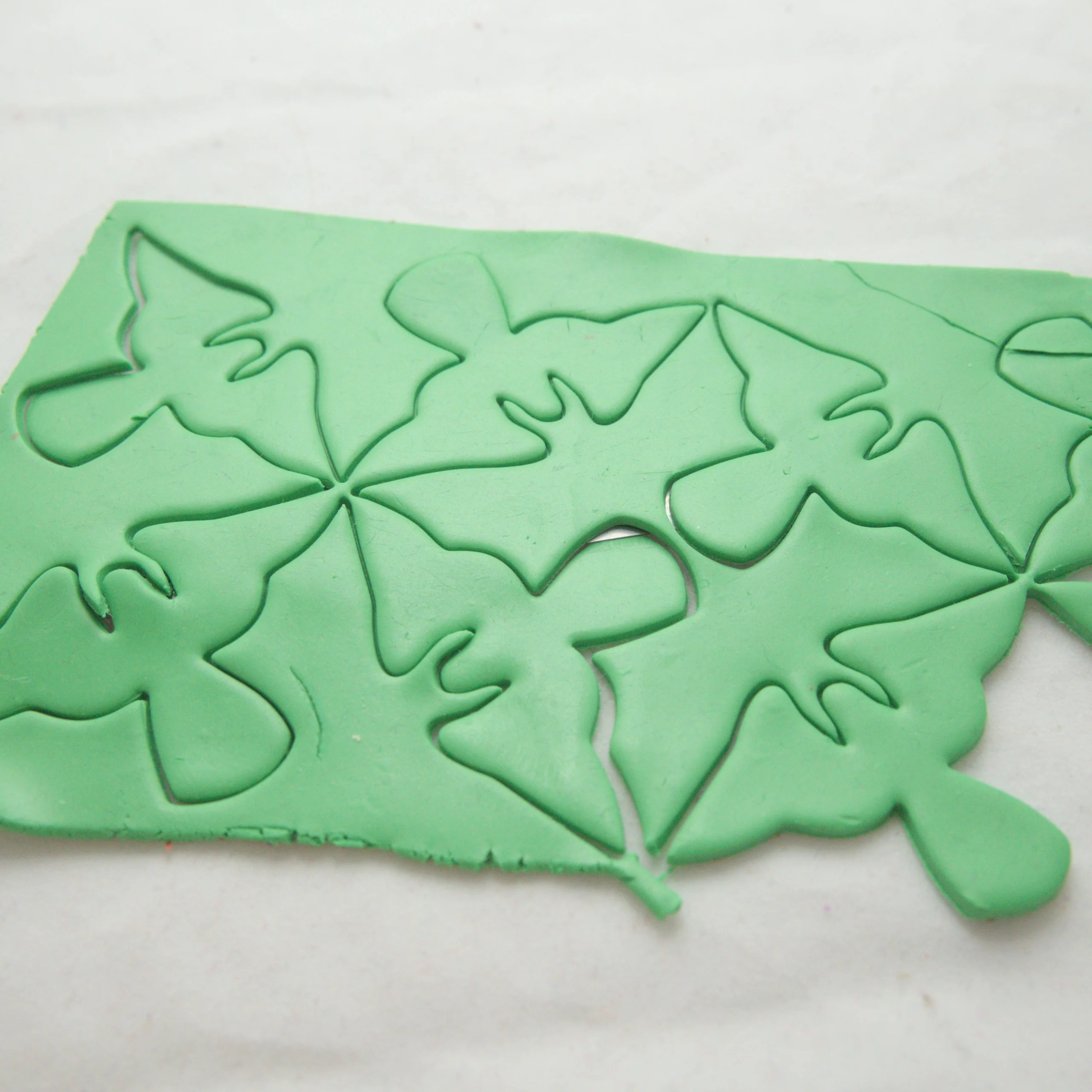 Enkeli ja lepakko yhteisleikkuri