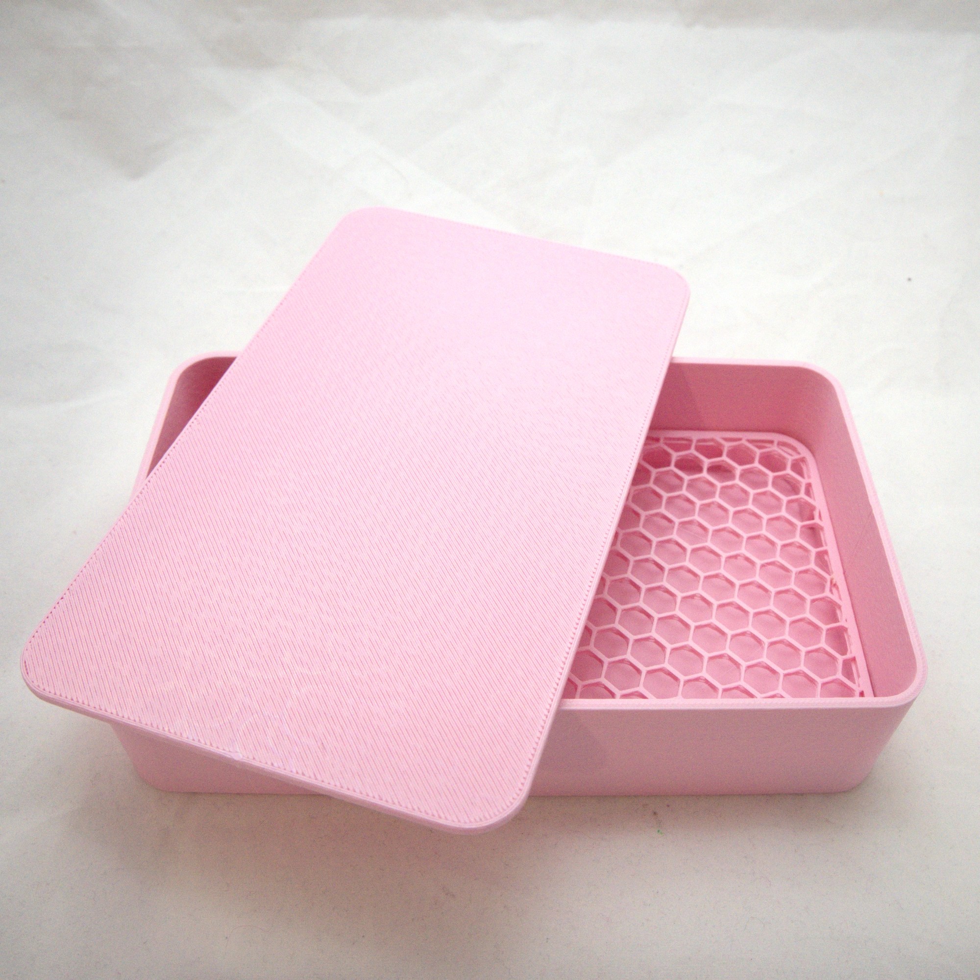 Puuterirasia askartelumassailijoille