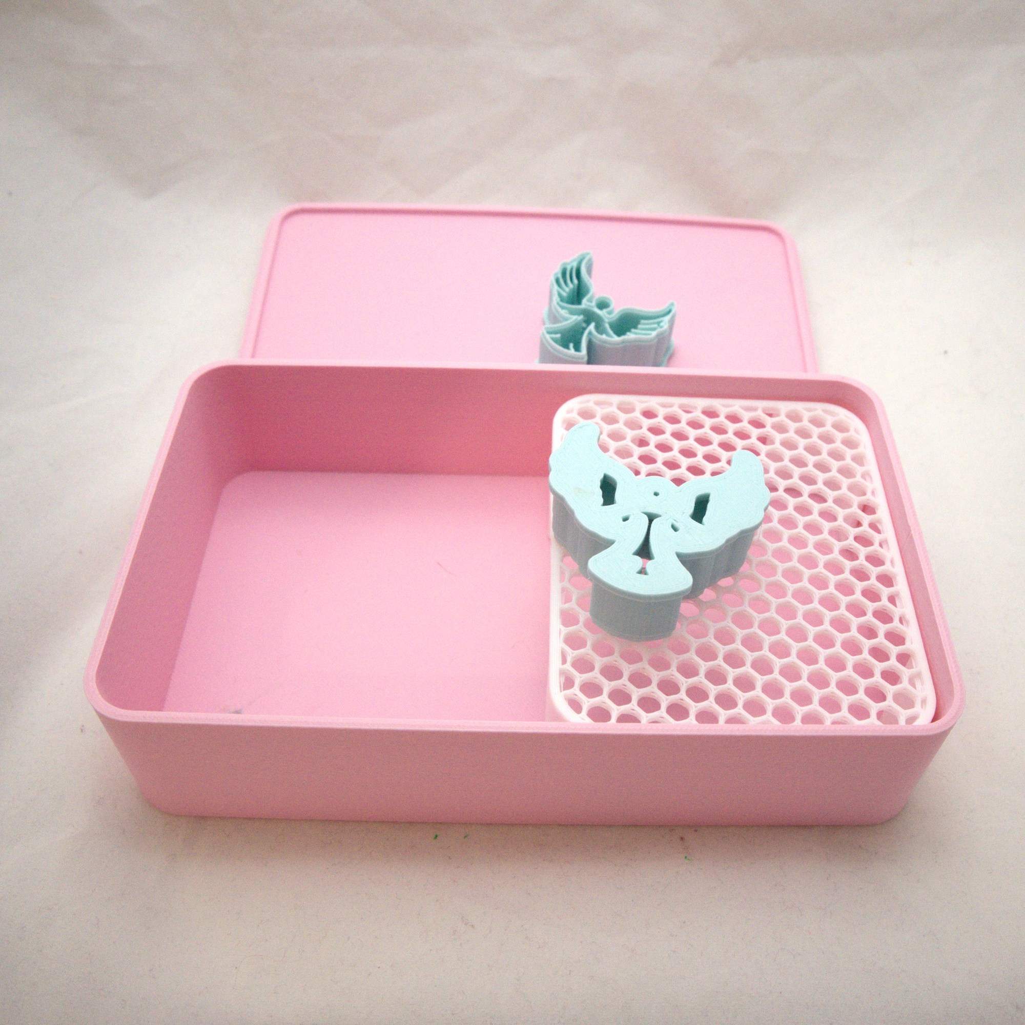 Puuterirasia askartelumassailijoille