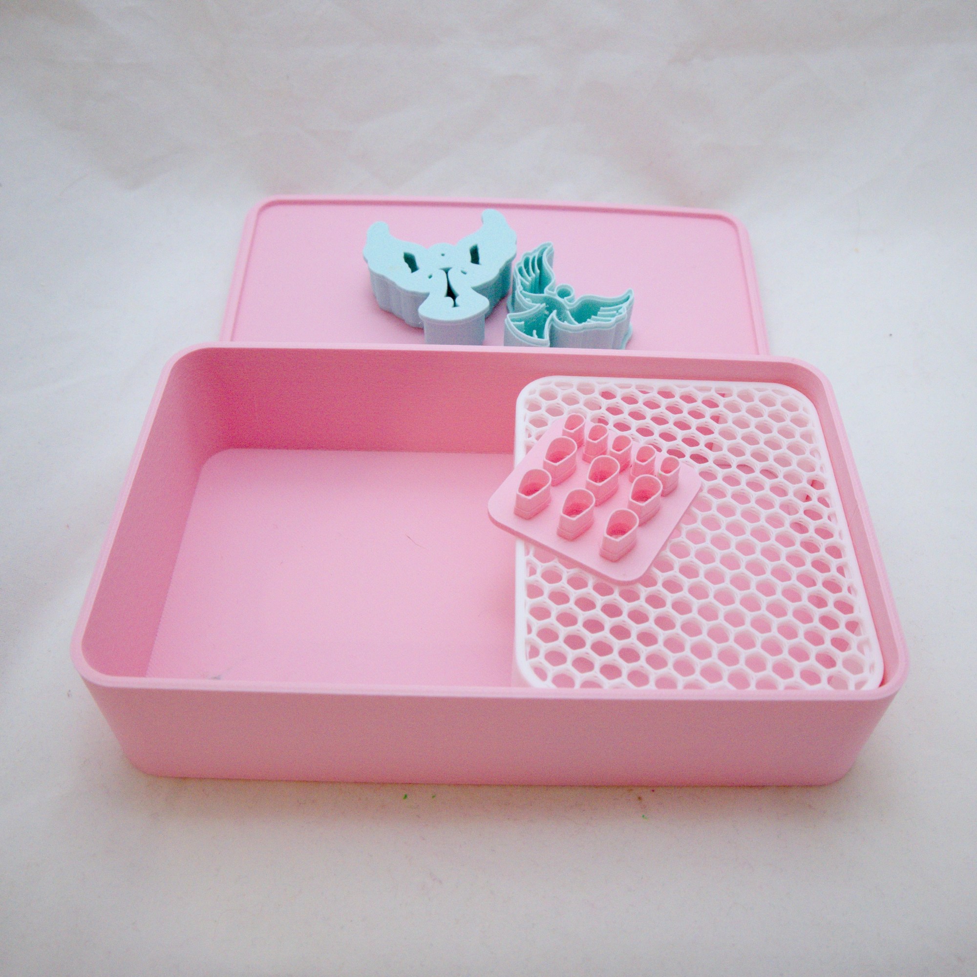 Puuterirasia askartelumassailijoille