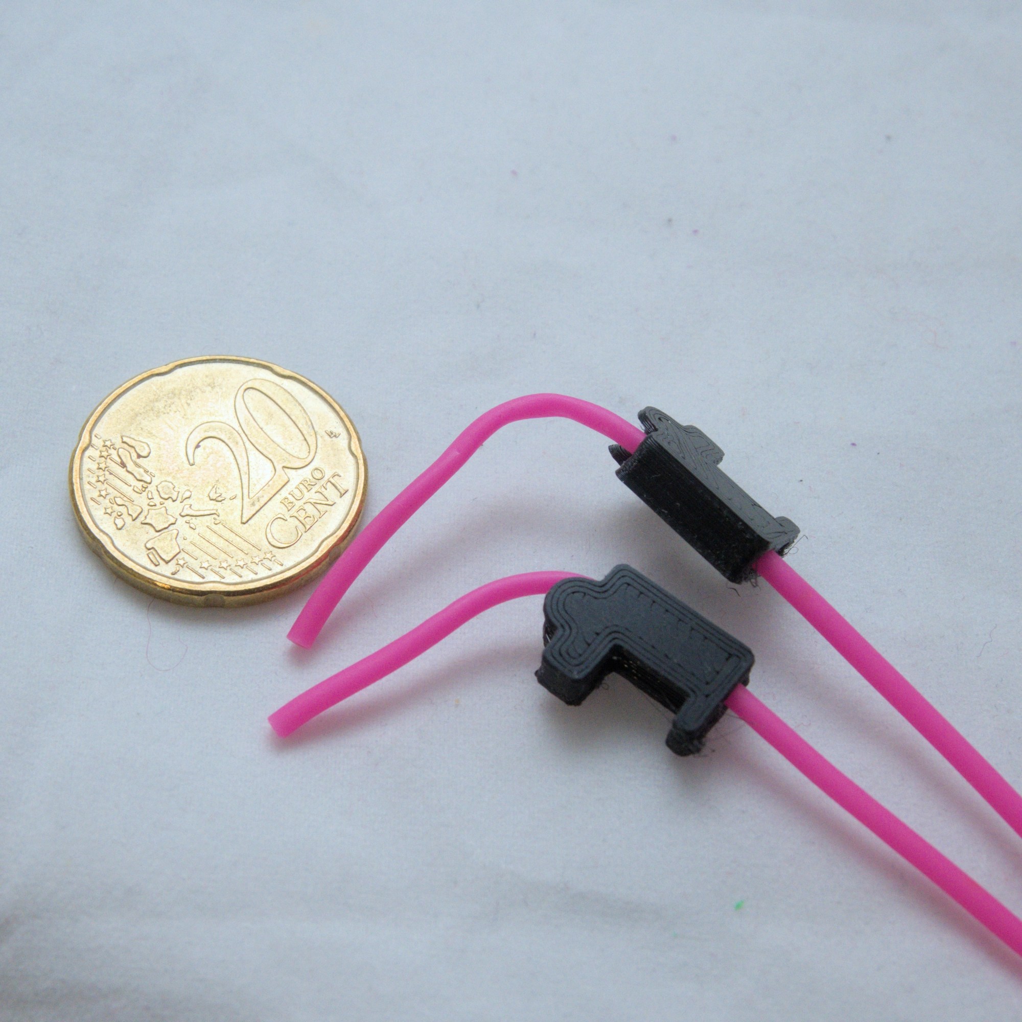 Silmukkakaapelistoppari (molemmat)