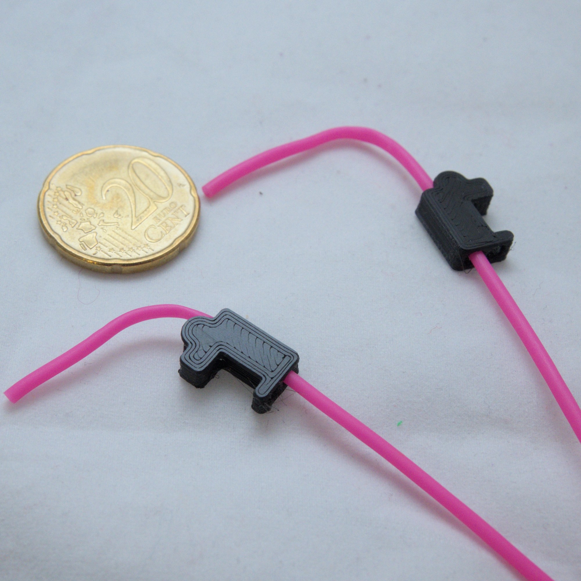 Silmukkakaapelistoppari (molemmat)