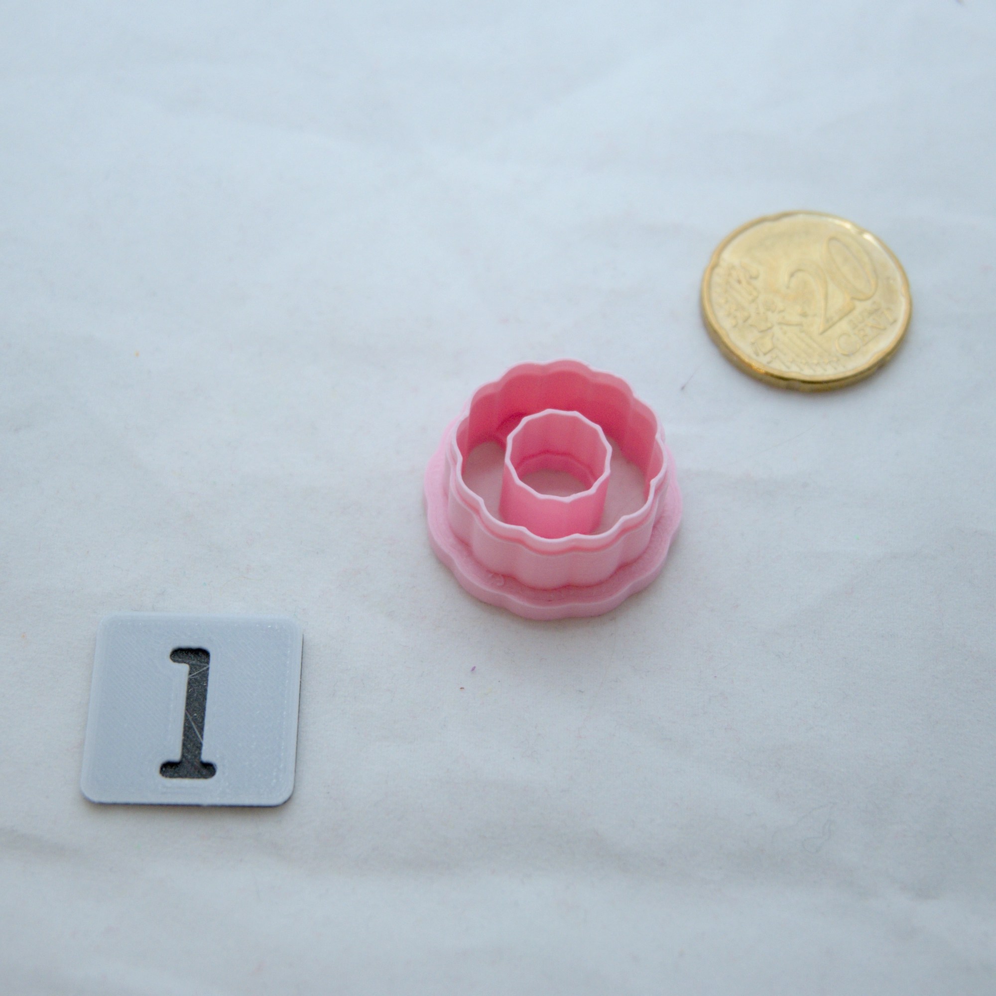 Kukkadonitsi askartelumassaleikkuri