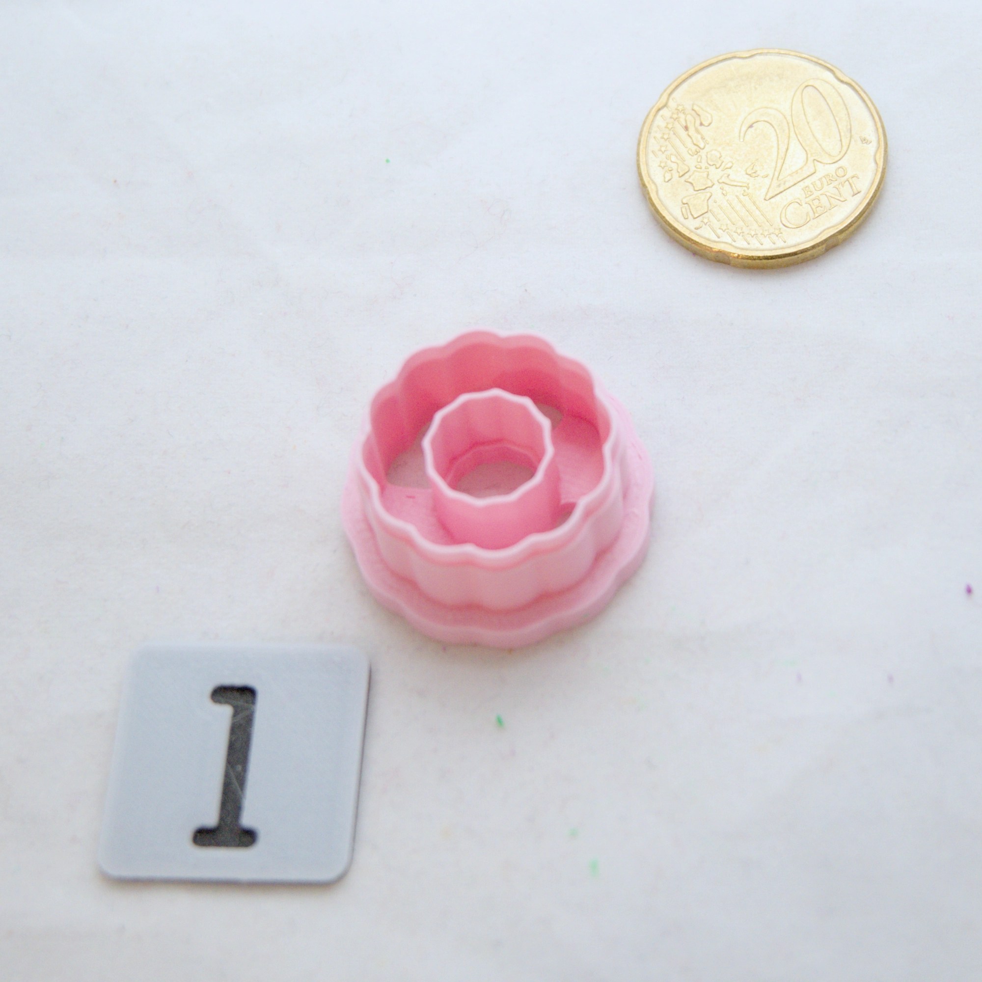 Kukkadonitsi askartelumassaleikkuri