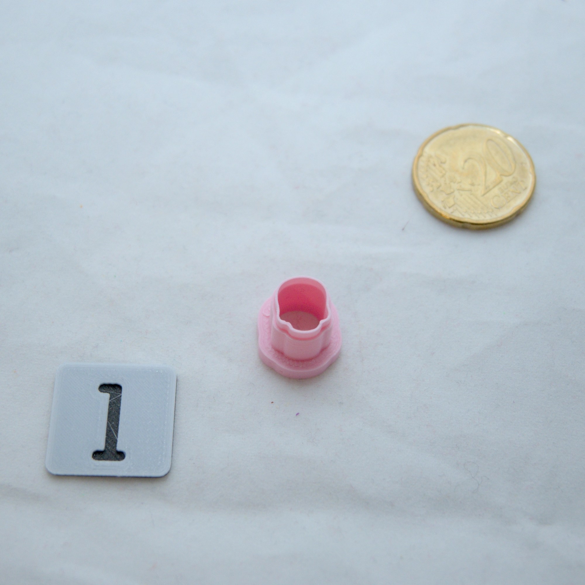 Pääkallo ääriviiva askartelumassaleikkuri (pyöreämpi)