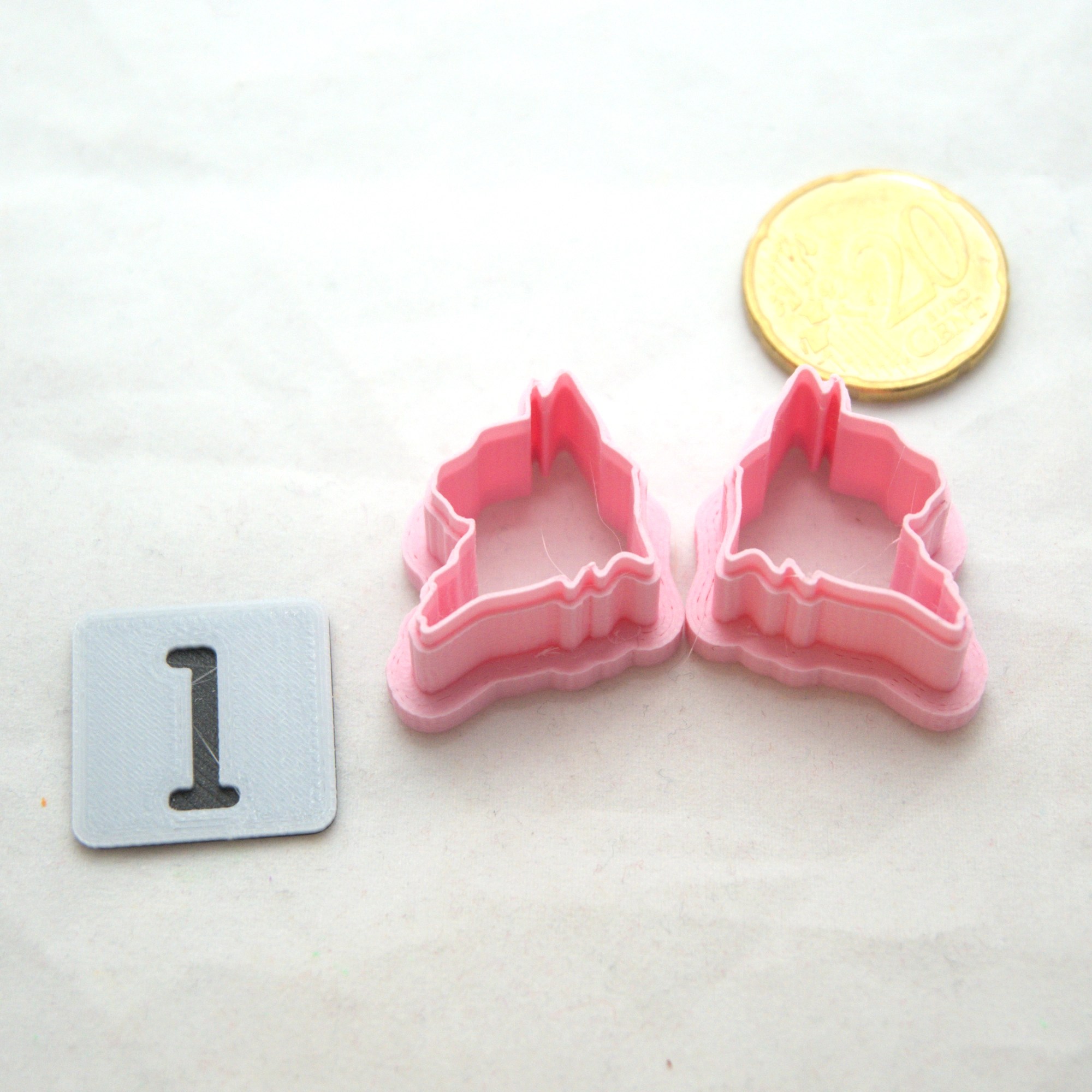 Pitkäkarvainen kissa profiili askartelumassaleikkuri