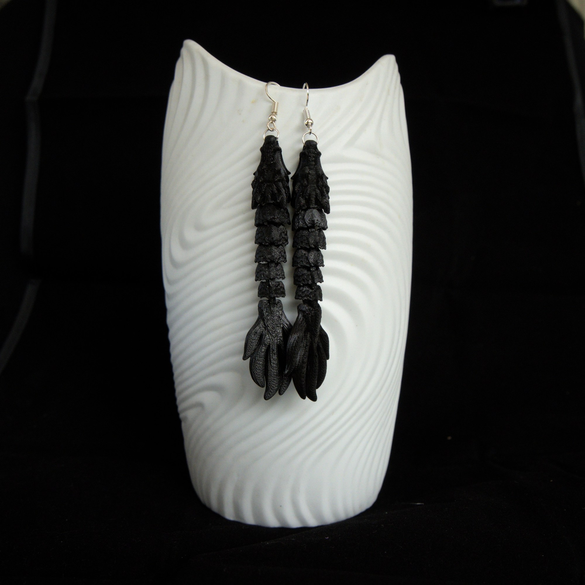 musta lohikäärmekorvakorupari