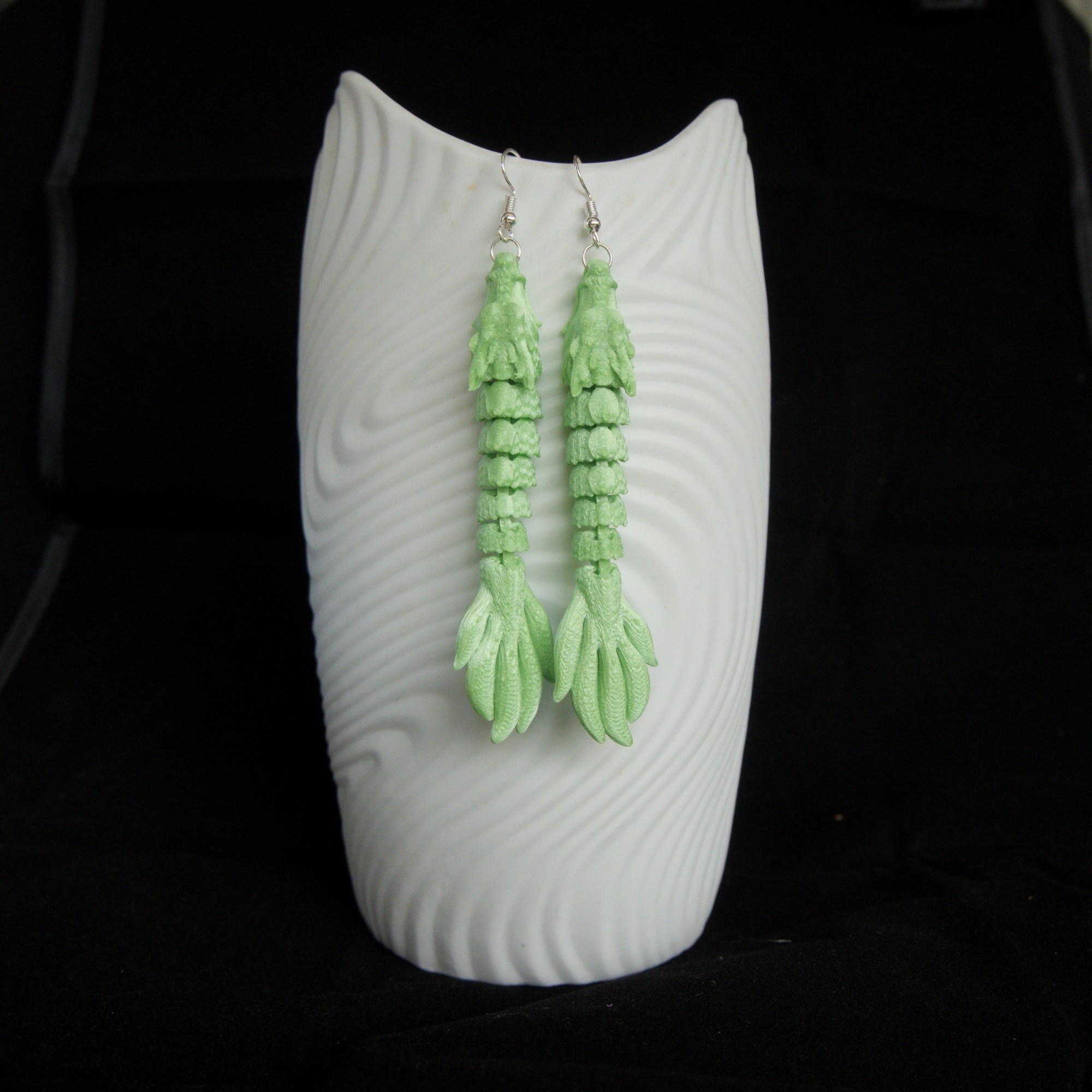 silkkivihreä lohikäärmekorvakorupari