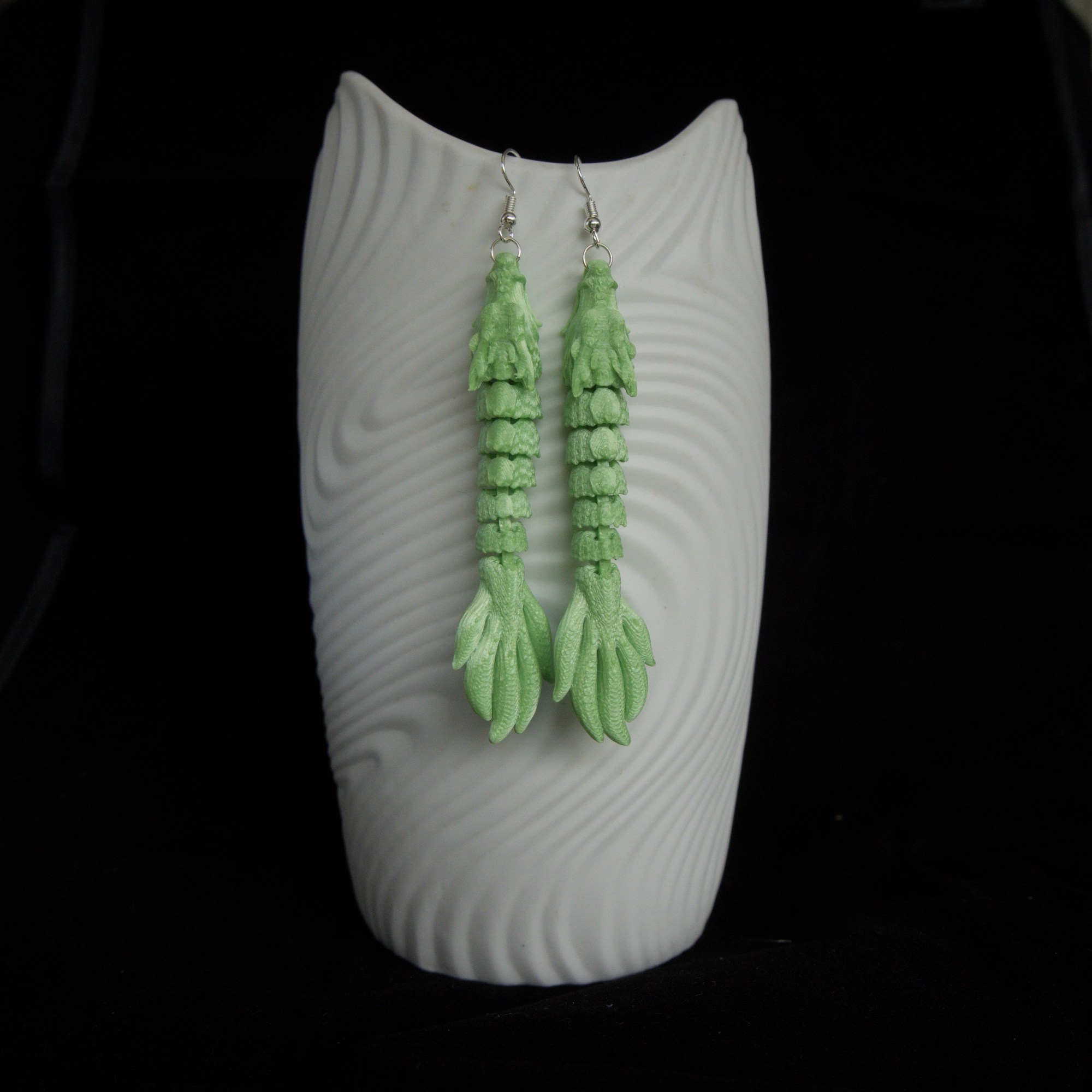 silkkivihreä lohikäärmekorvakorupari