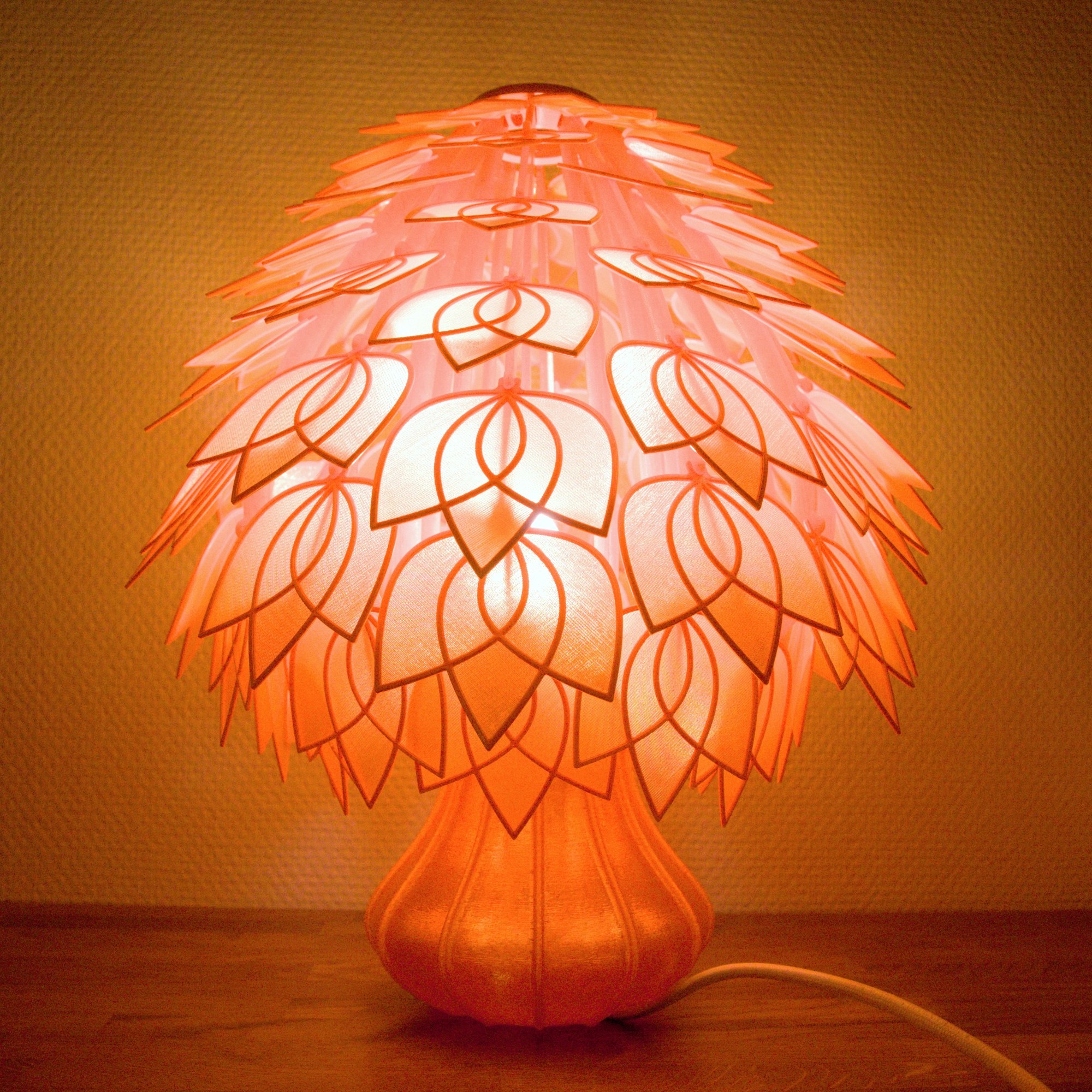 Kolmilehtipöytävalaisin