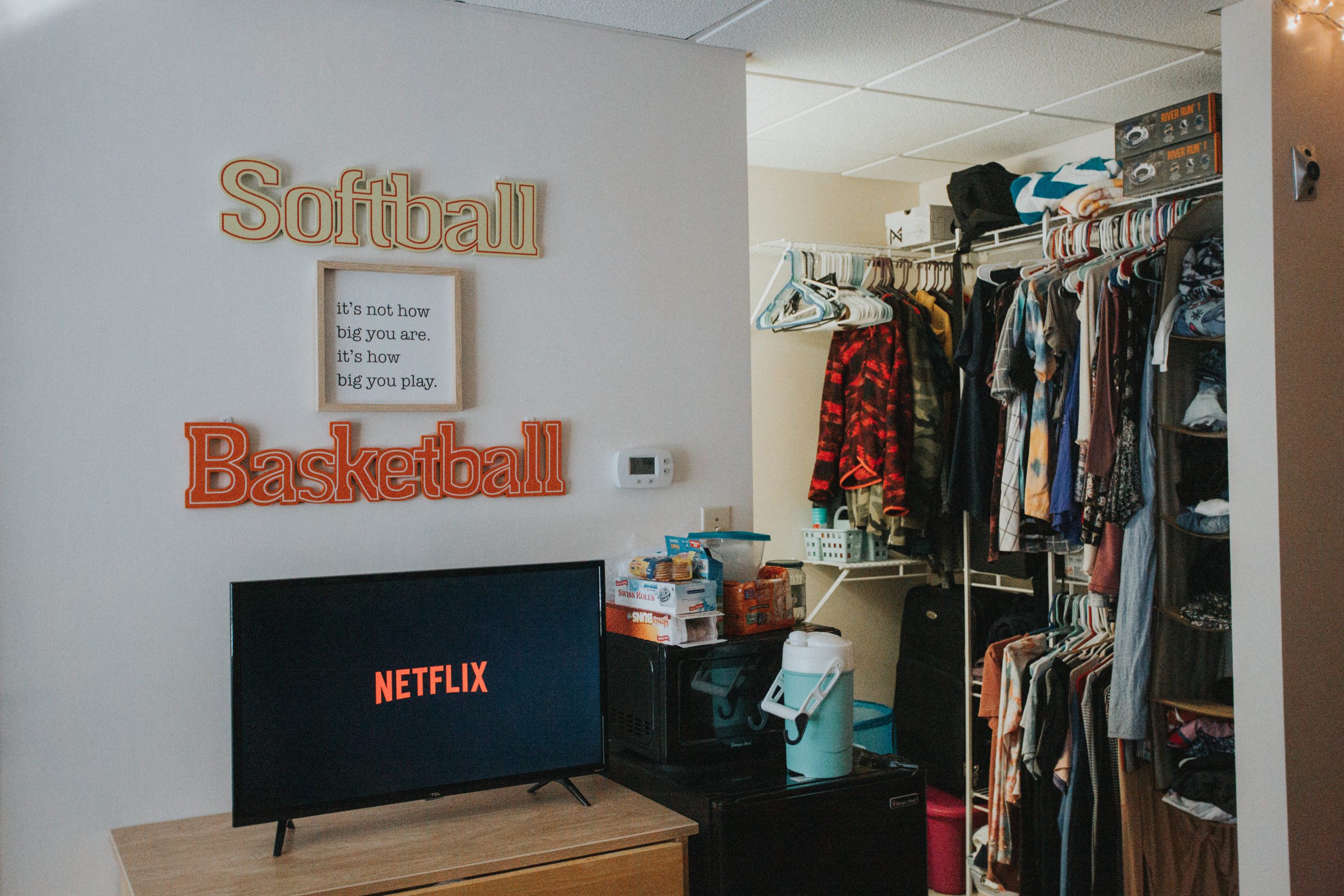 women's dorm room