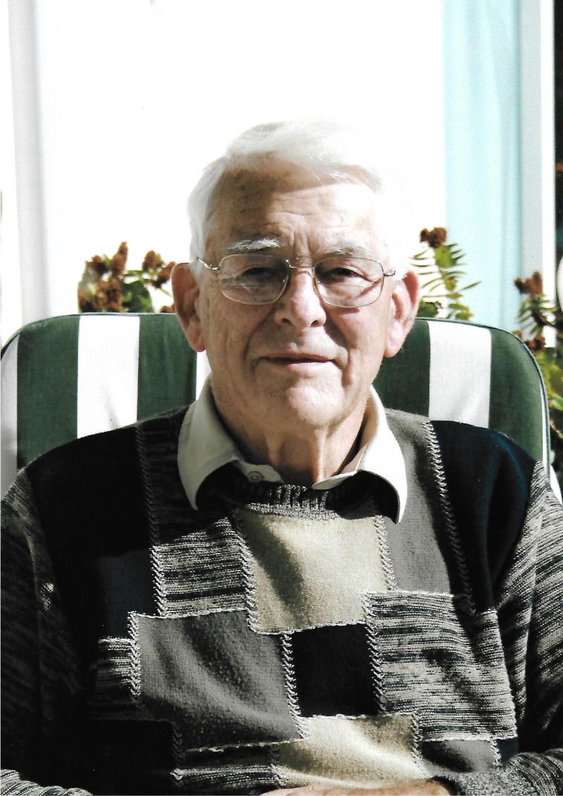 Annie J Stringer Metropolitan Funeral - Premium Gradient Photo Gallery - 4K