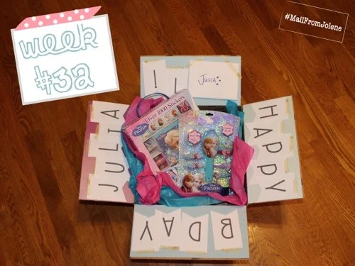 52 Weeks of Mail: Week 32 | Birthday Box (Frozen Theme)