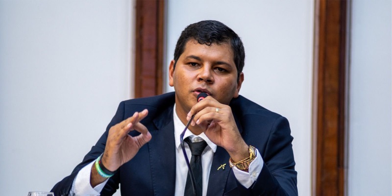 #Eleições2026: Diego Castro protocola pedido de CPI para investigar tarifa de esgoto da Embasa