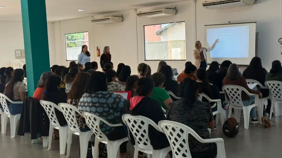 Secretaria de Educação de Caarapó realiza segunda etapa de treinamento para agentes de merenda