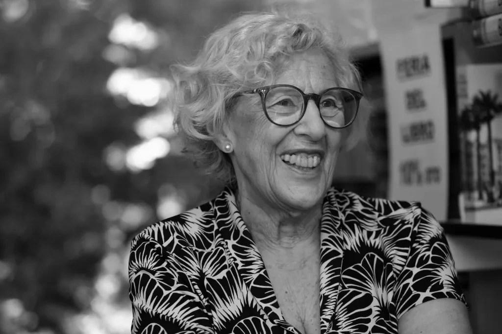 Manuela Carmena, una burguesa que intenta ayudar a los más necesitados