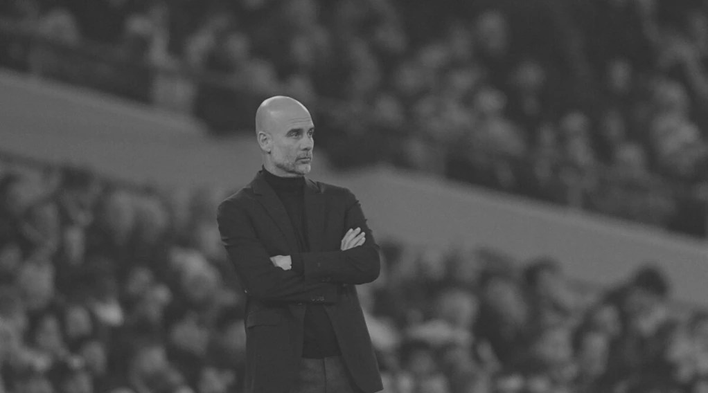 Pep Guardiola durante un partido, entrenador de fútbol y táctico del tiki-taka
