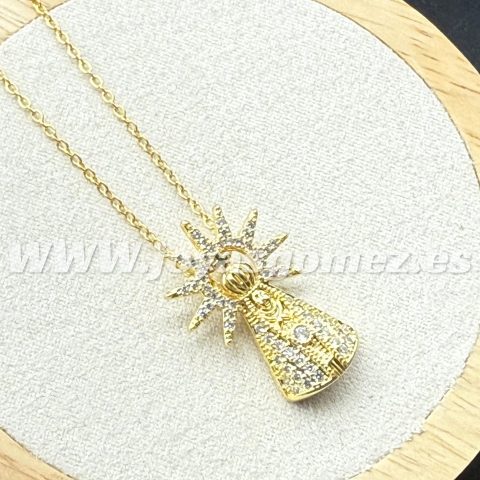 Cadena 45 cm con virgen del Pilar medida 3cm ,acero 316L chapado oro 18k