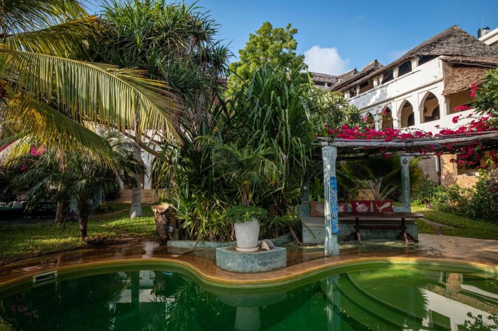 Banana Centre with beautiful palm trees and lush surroundings.
