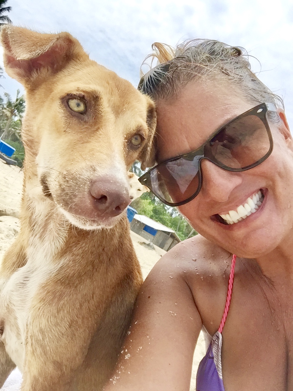 May 27th, 2019 - Mararikulam North, India - Olive and I at the beach - Joyful Stephanie