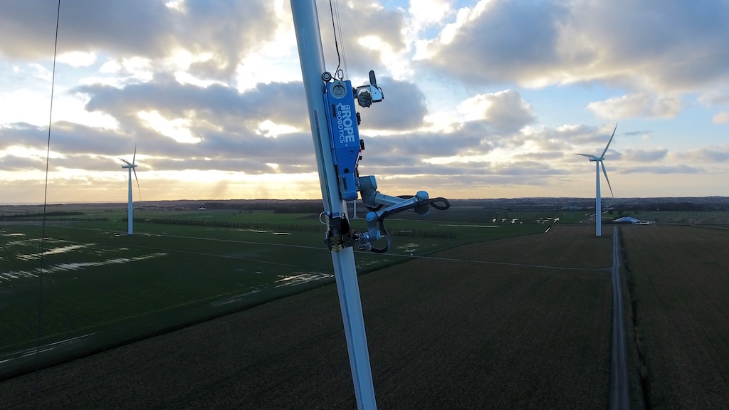 Rope Robotics lanza el primer robot patentado para reparaciones de aerogeneradores eólicos: 4 veces más rápido que el método manual a la mitad de coste