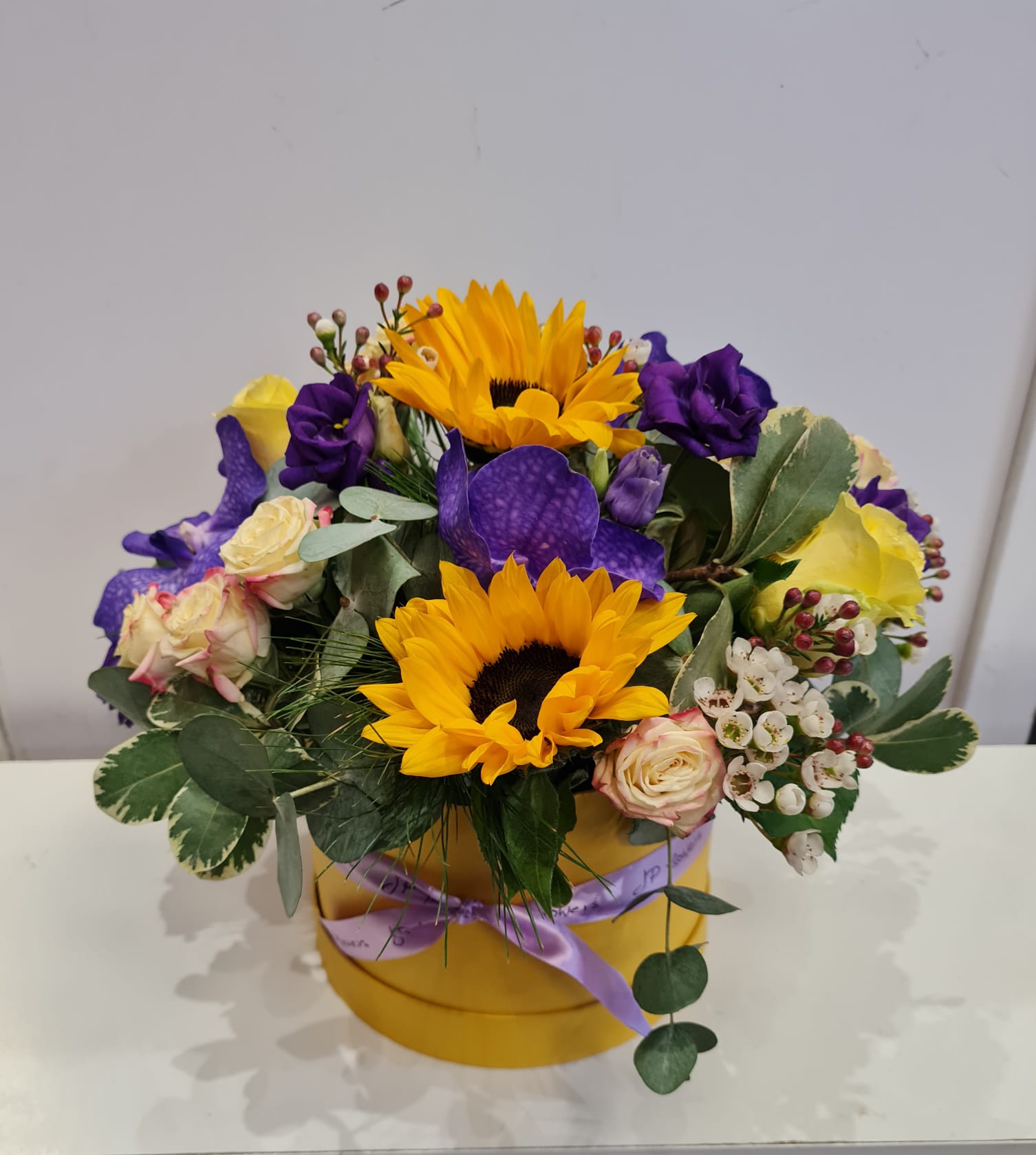 Extravagant Spring Hatbox