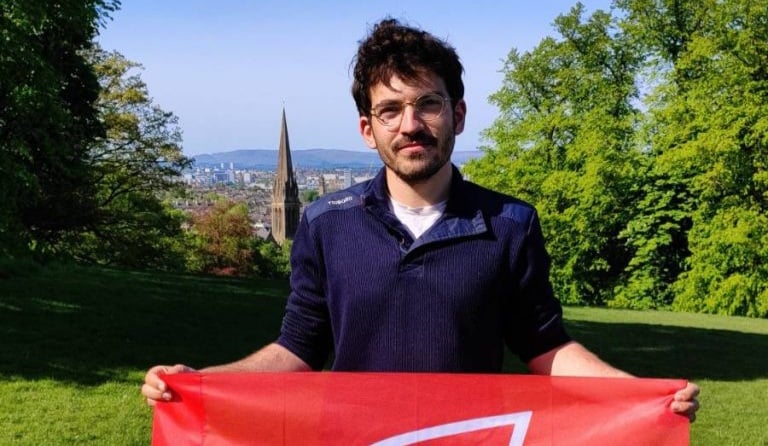 Entretien des YCL avec le secrétaire international de la JRCF