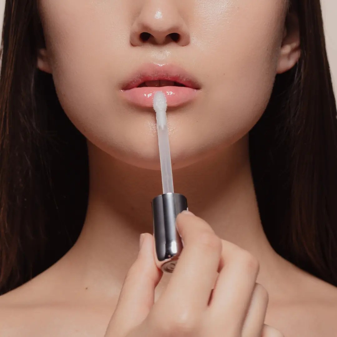 口を大きくする方法とは？セルフでできることから美容整形の方法まで！｜美容医療相談室