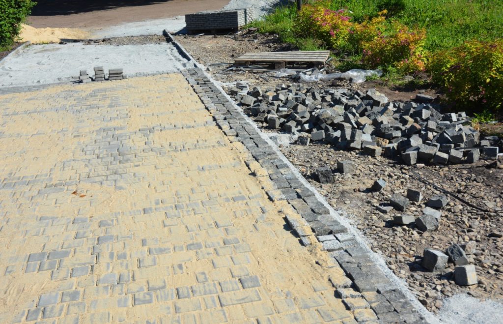 Pavers vs concrete: pros, cons and cost comparison