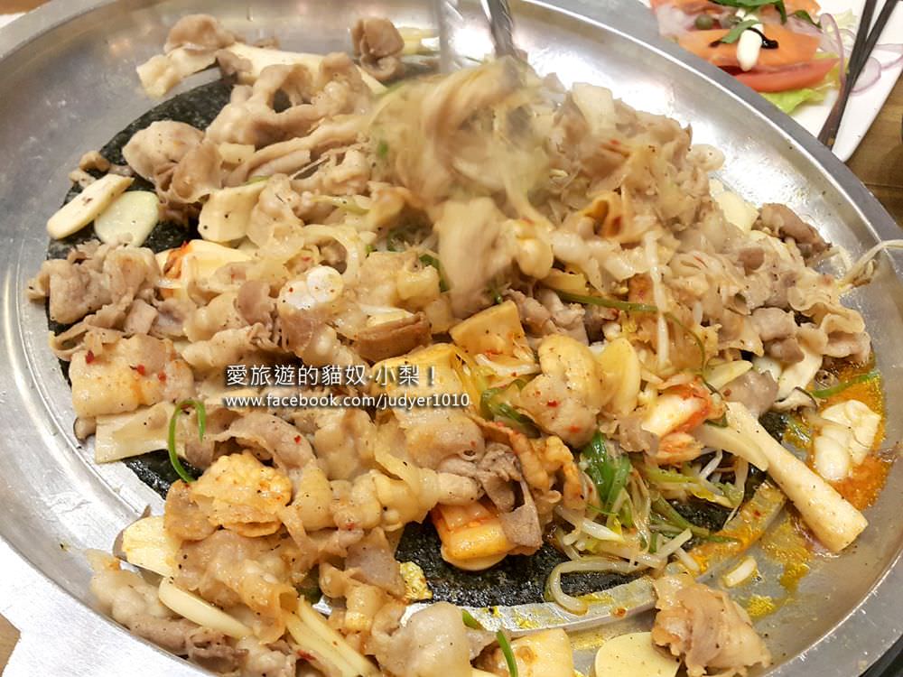 【釜山必吃美食】西面站＼德曼泡菜炒五花肉，好好吃啊！