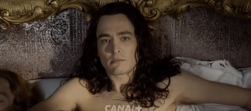 https://i0.wp.com/julesharper.com/wp-content/uploads/2017/03/versailles-S2-2.gif