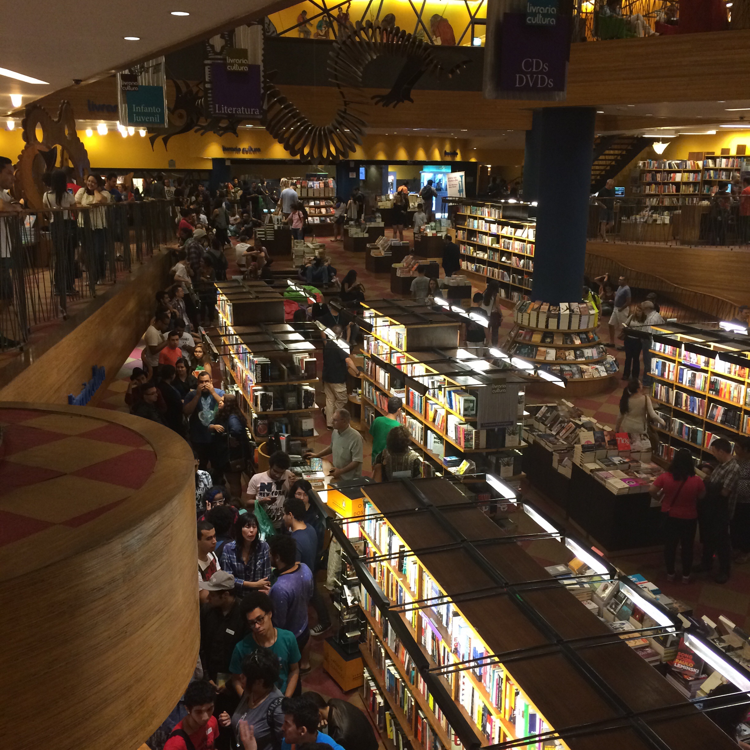 A crowded book signining session at 'Livraria Cultura' one of São Paulo's many bookstores