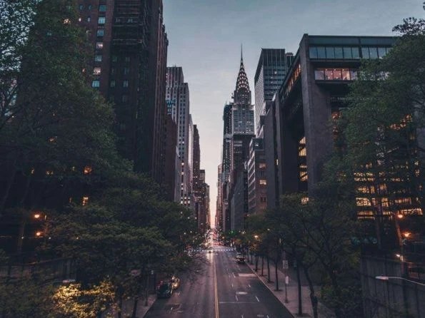 Weird things about New York City that struck me as non-American