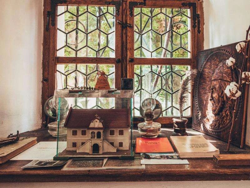 Prima Școală Românească (First Romanian School) Top 11 things to do in Brasov, Romania
