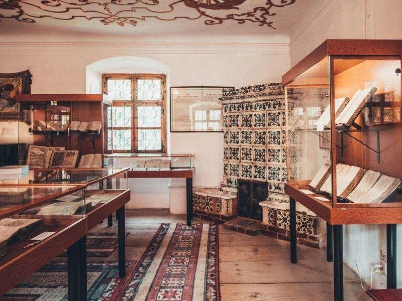 Prima Școală Românească (First Romanian School) Top 11 things to do in Brasov, Romania