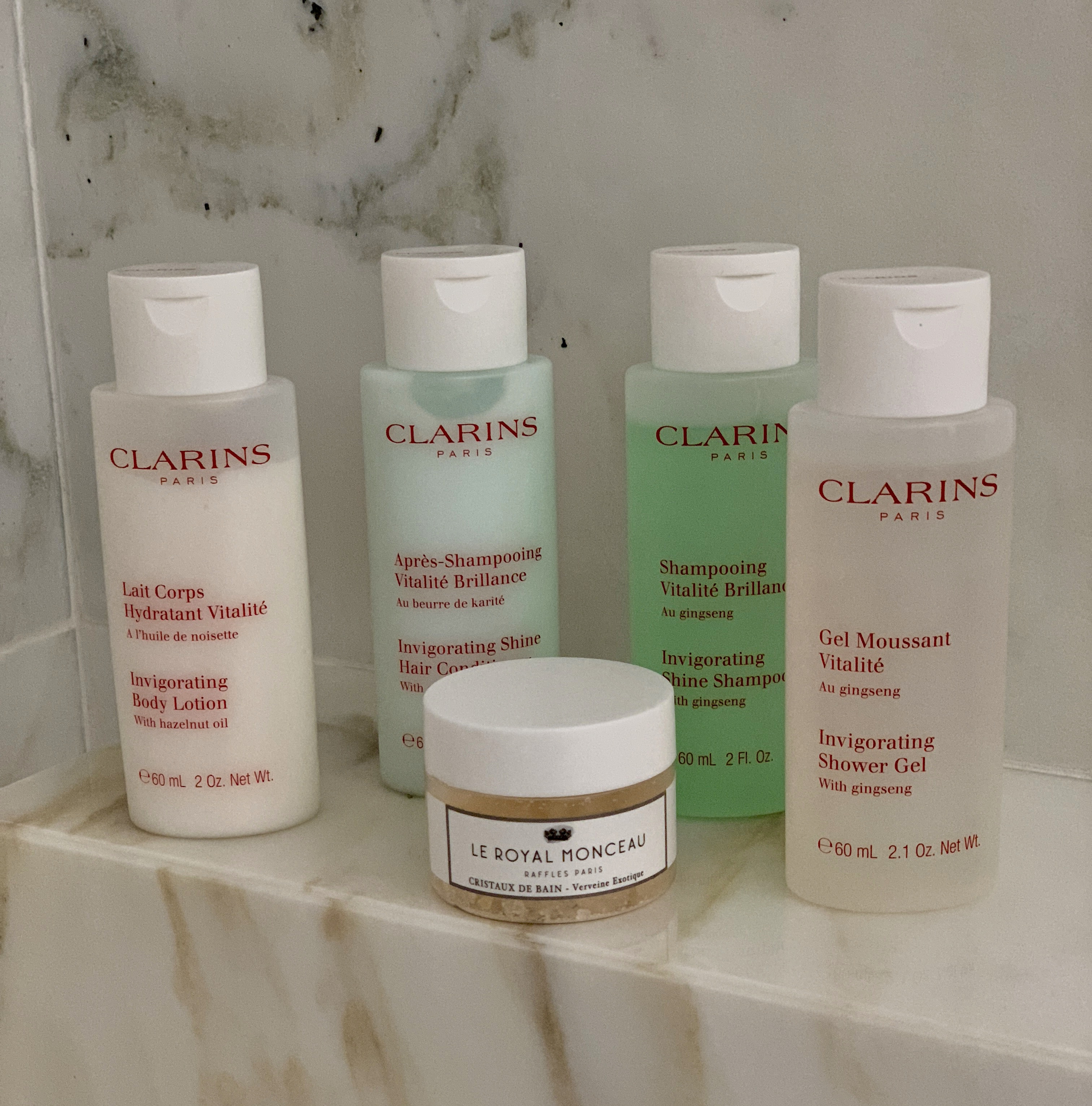 Clarins Lait Corps Hydratant Vitalité L huile De Noisette claris's products – julieabroad