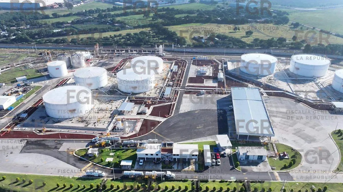 FGR niega que se haya acreditado plenamente la legalidad de combustible asegurado en terminal vinculada a SIMSA