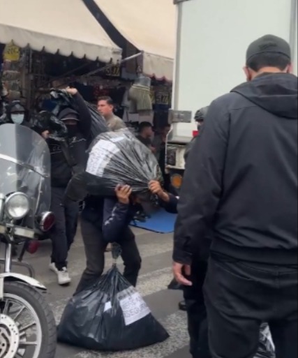 [#VIDEO] Marina e IMPI decomisan mercancía textil pirata en Tepito, CDMX (por Luis Salas de Astillero Informa)