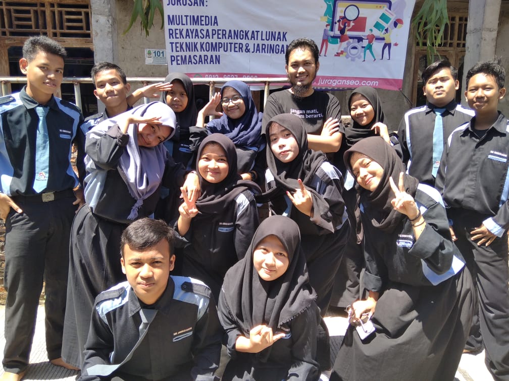 Total sekitar 3 smk negeri dan 77 smk swasta yang . Smk Generasi Madani Cibinong
